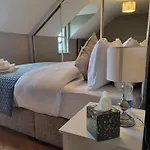 House 4*