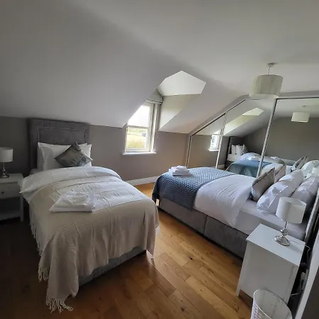 Bed & Breakfast House *
